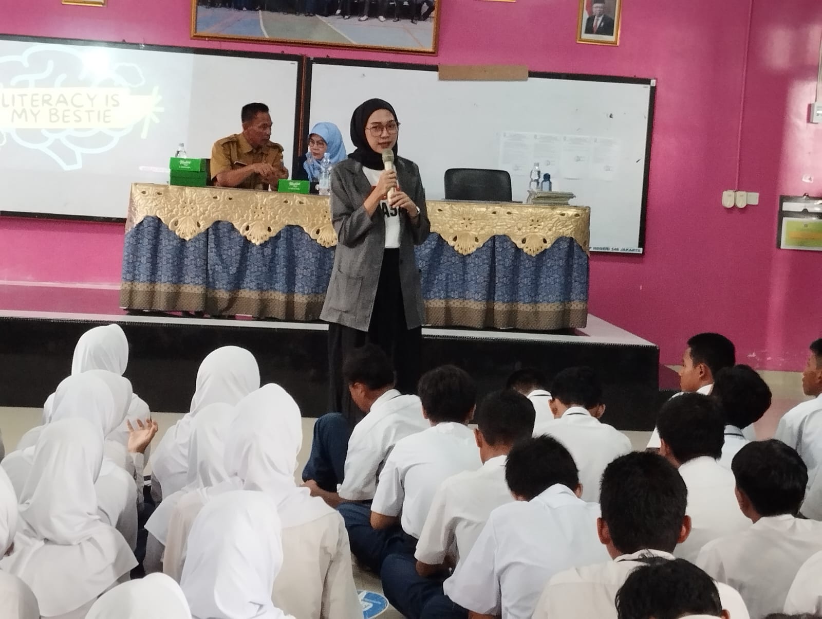 Roadshow Workshop Membaca Di SMP Negeri 148 Jakarta